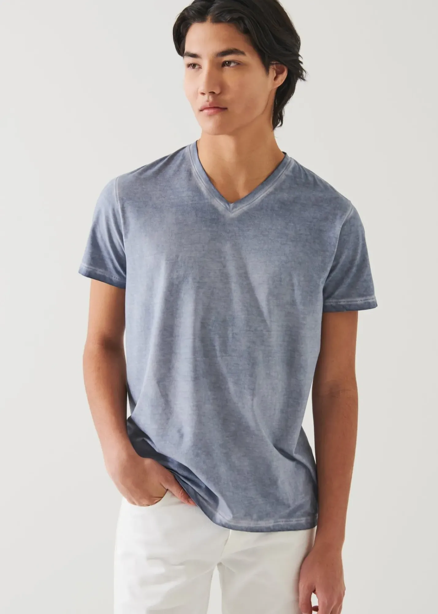 PATRICK ASSARAF Pima Cotton Stretch Vintage Wash V-Neck T-Shirt|Men T-Shirts