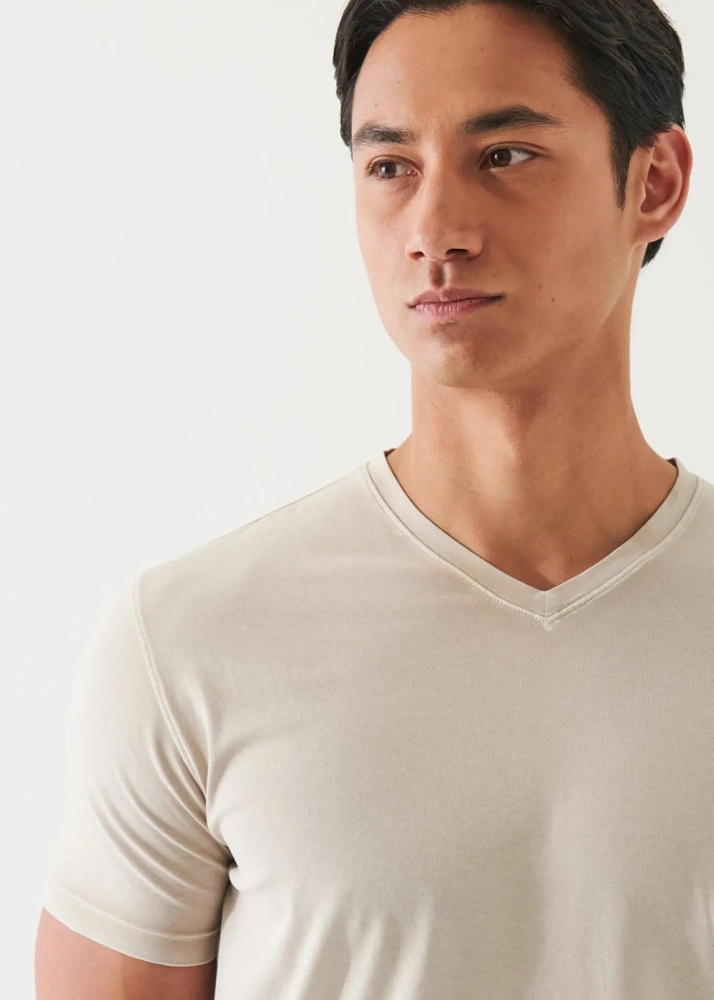 PATRICK ASSARAF Pima Cotton Stretch Vintage Wash V-Neck T-Shirt|Men T-Shirts