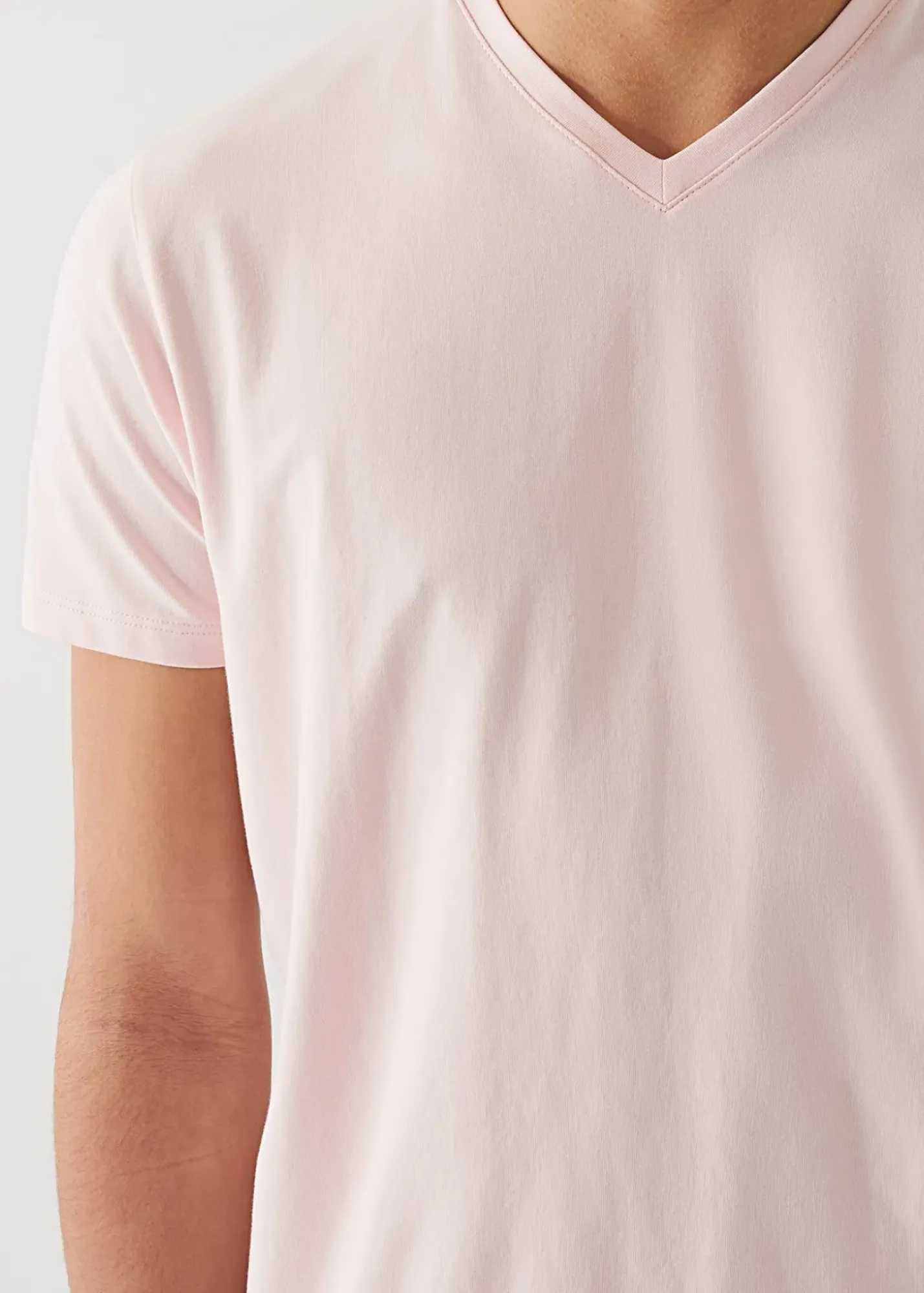 PATRICK ASSARAF Pima Cotton Stretch V-Neck T-Shirt|Men T-Shirts