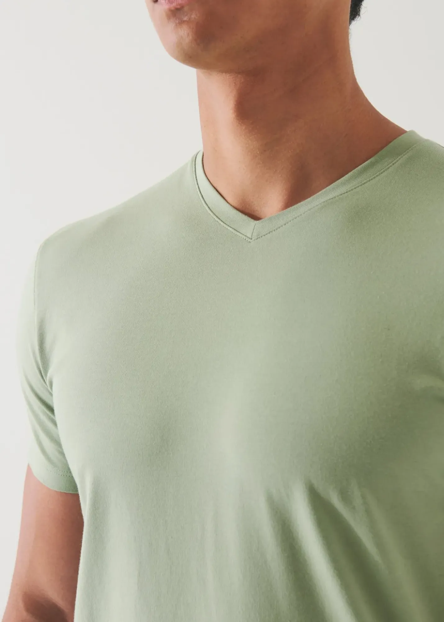 PATRICK ASSARAF Pima Cotton Stretch V-Neck T-Shirt|Men T-Shirts