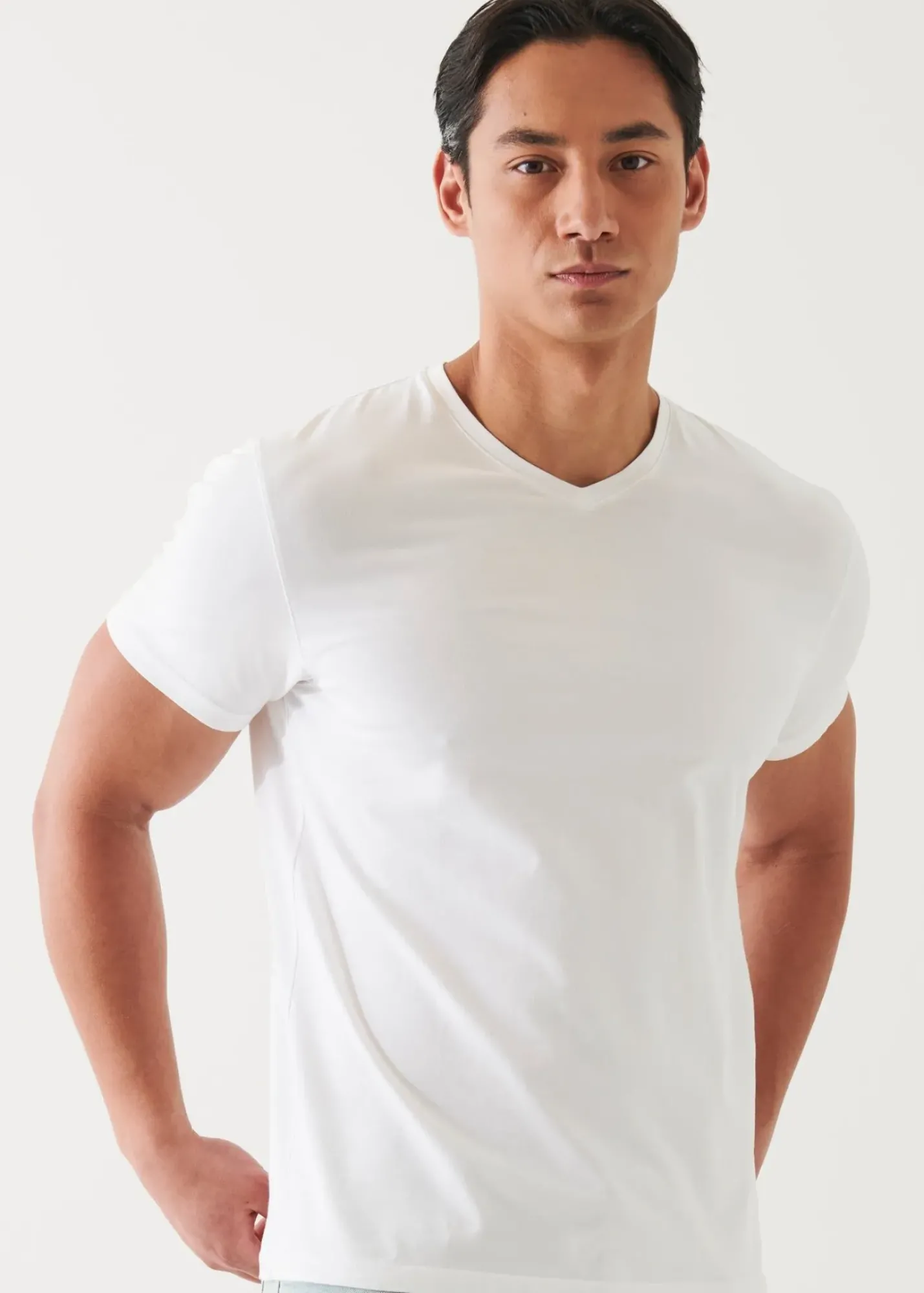 PATRICK ASSARAF Pima Cotton Stretch V-Neck T-Shirt|Men T-Shirts