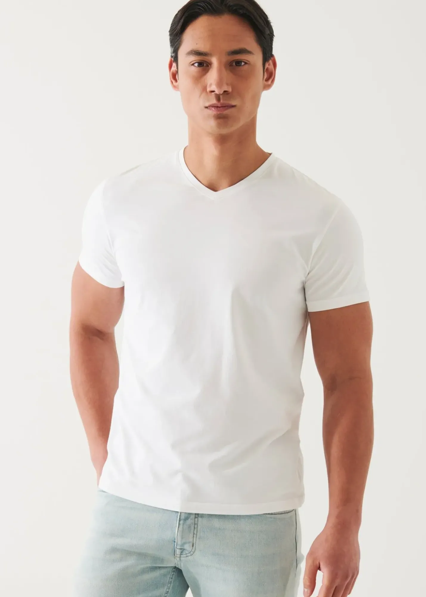 PATRICK ASSARAF Pima Cotton Stretch V-Neck T-Shirt|Men T-Shirts