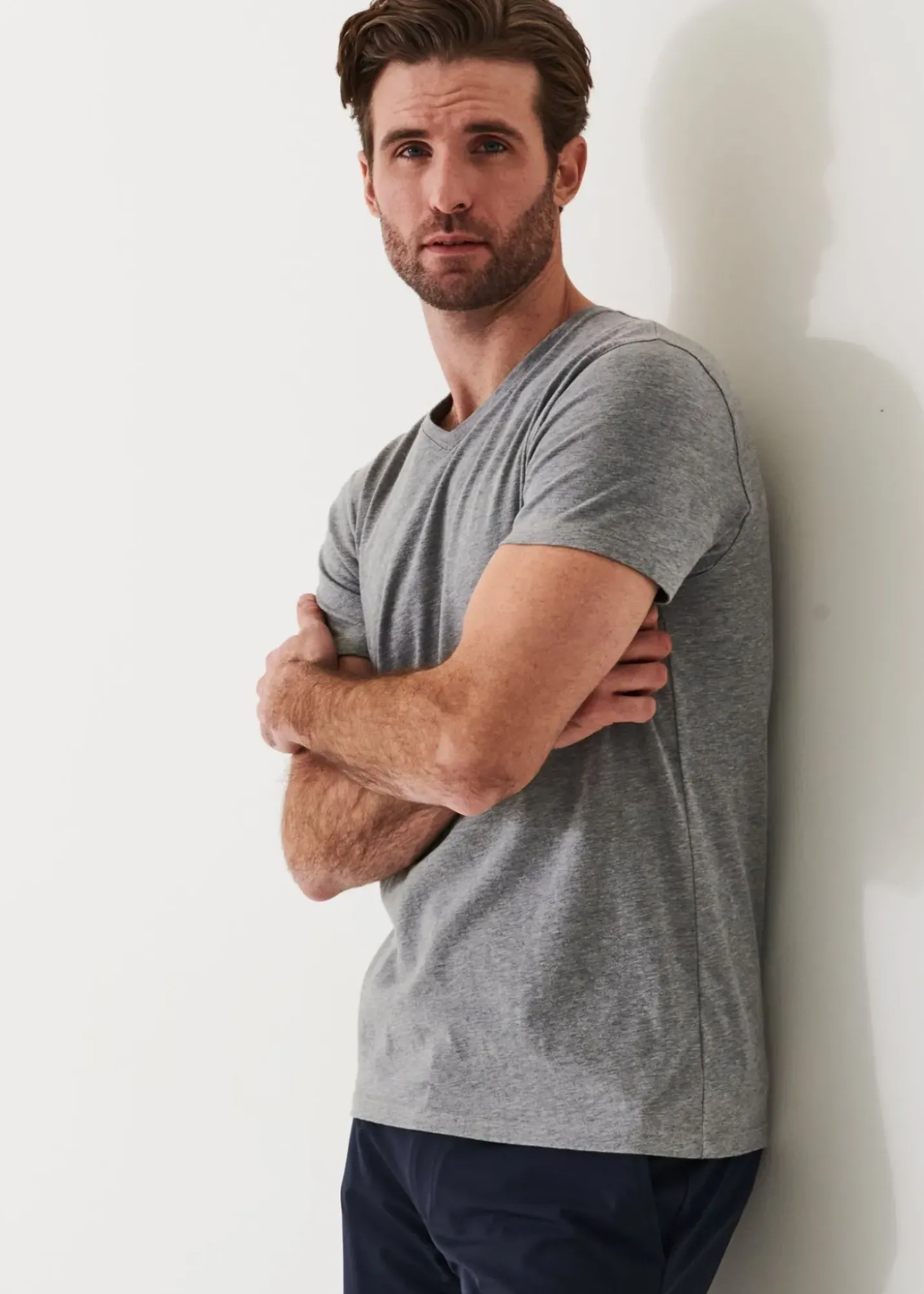 PATRICK ASSARAF Pima Cotton Stretch V-Neck T-Shirt|Men T-Shirts