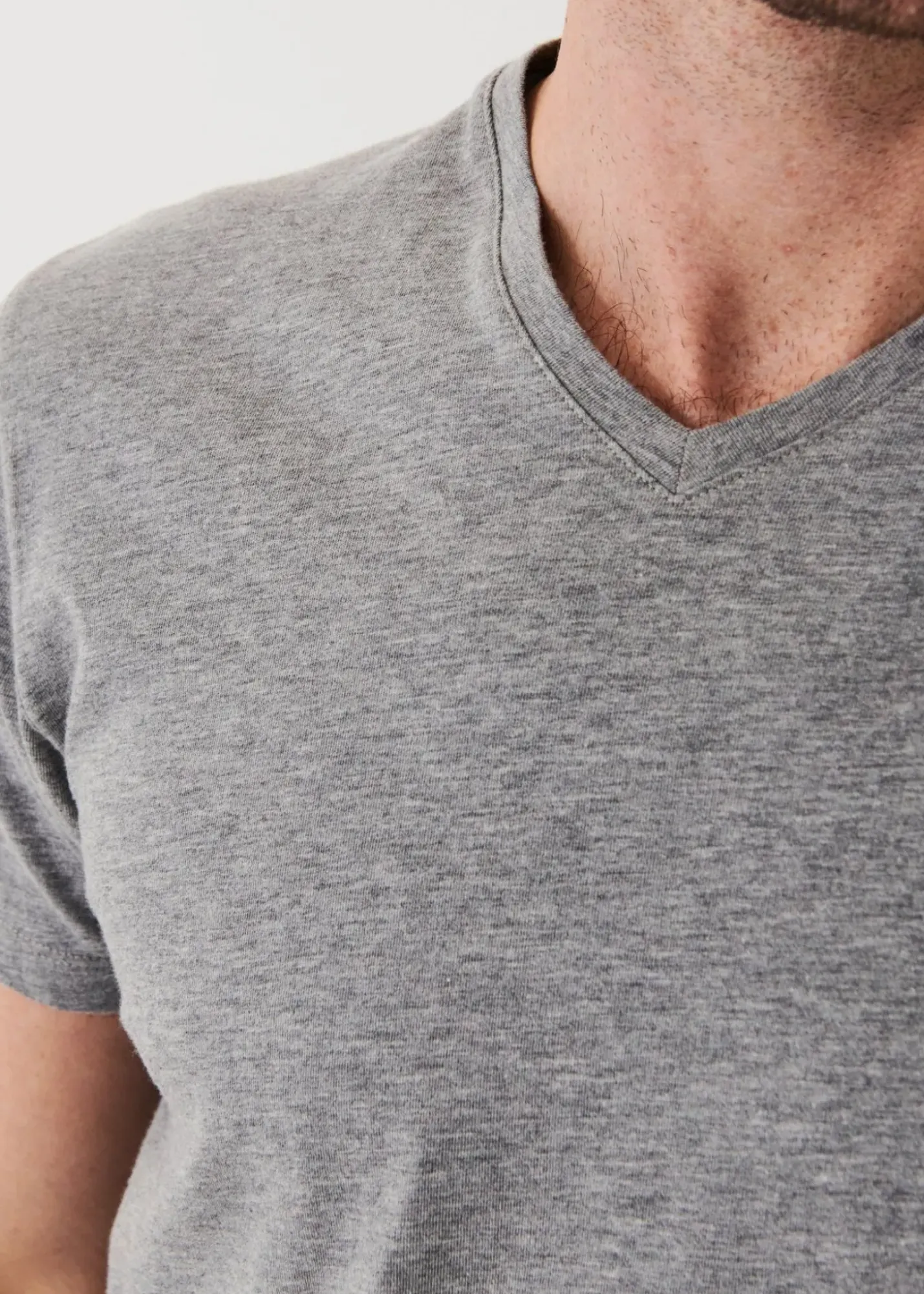 PATRICK ASSARAF Pima Cotton Stretch V-Neck T-Shirt|Men T-Shirts