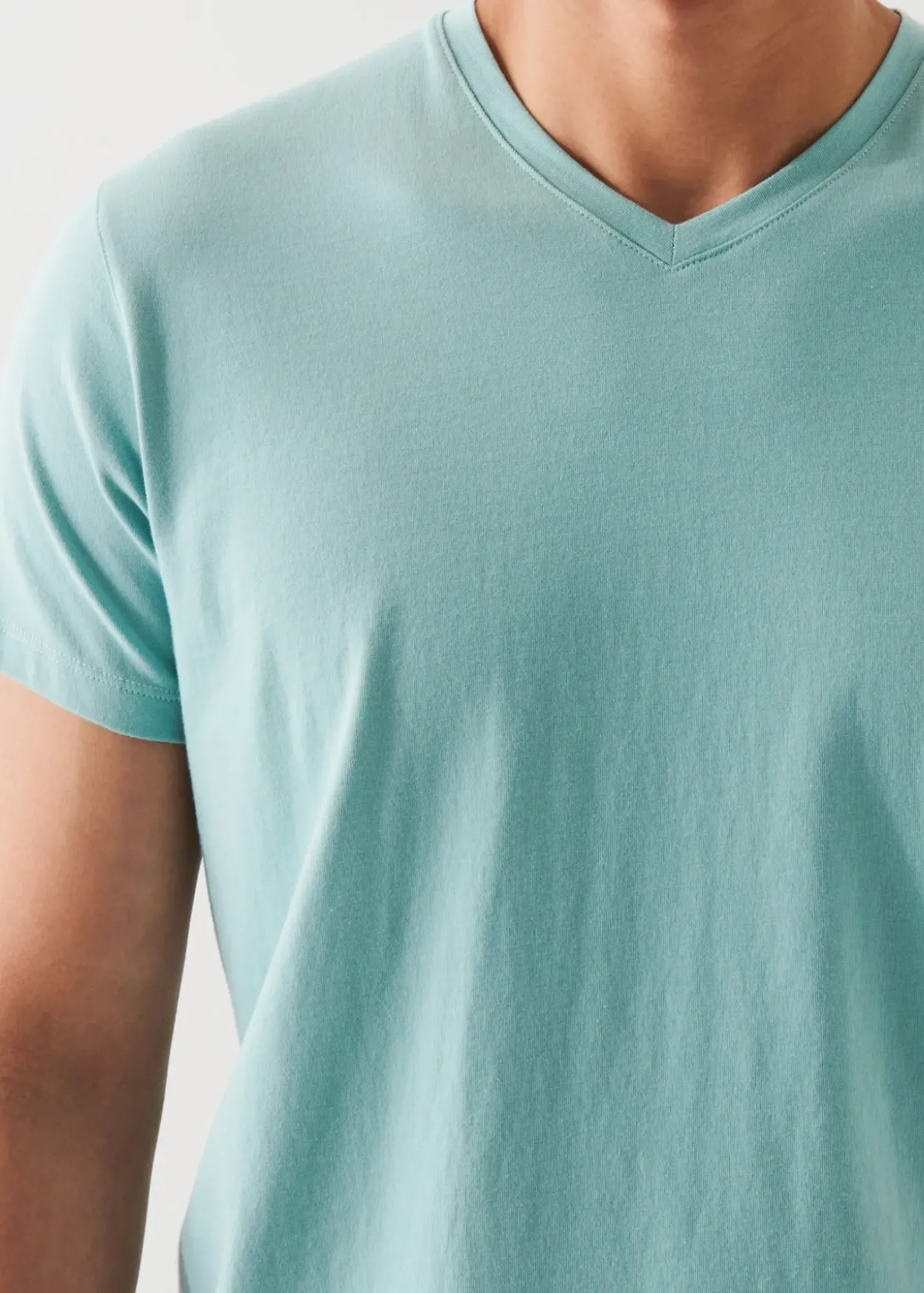 PATRICK ASSARAF Pima Cotton Stretch V-Neck T-Shirt|Men T-Shirts