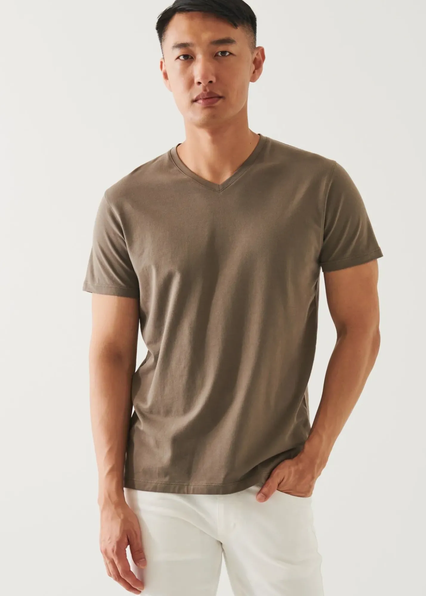 PATRICK ASSARAF Pima Cotton Stretch V-Neck T-Shirt|Men T-Shirts
