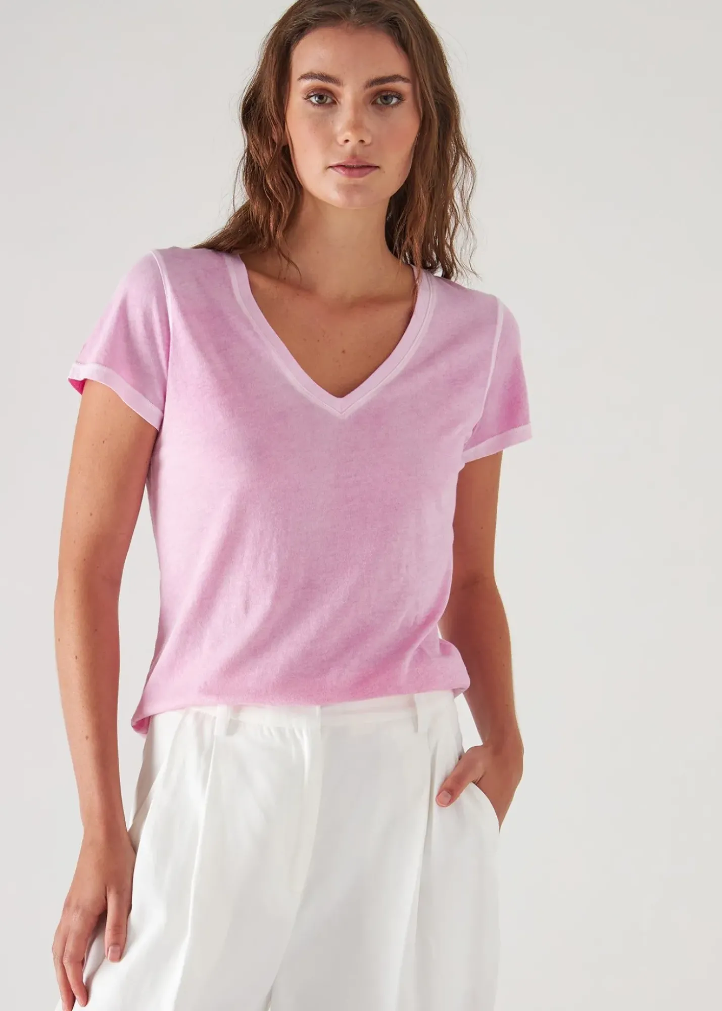 PATRICK ASSARAF Reverse Spray Lightweight Pima Cotton V-Neck T-Shirt|Women T-Shirts