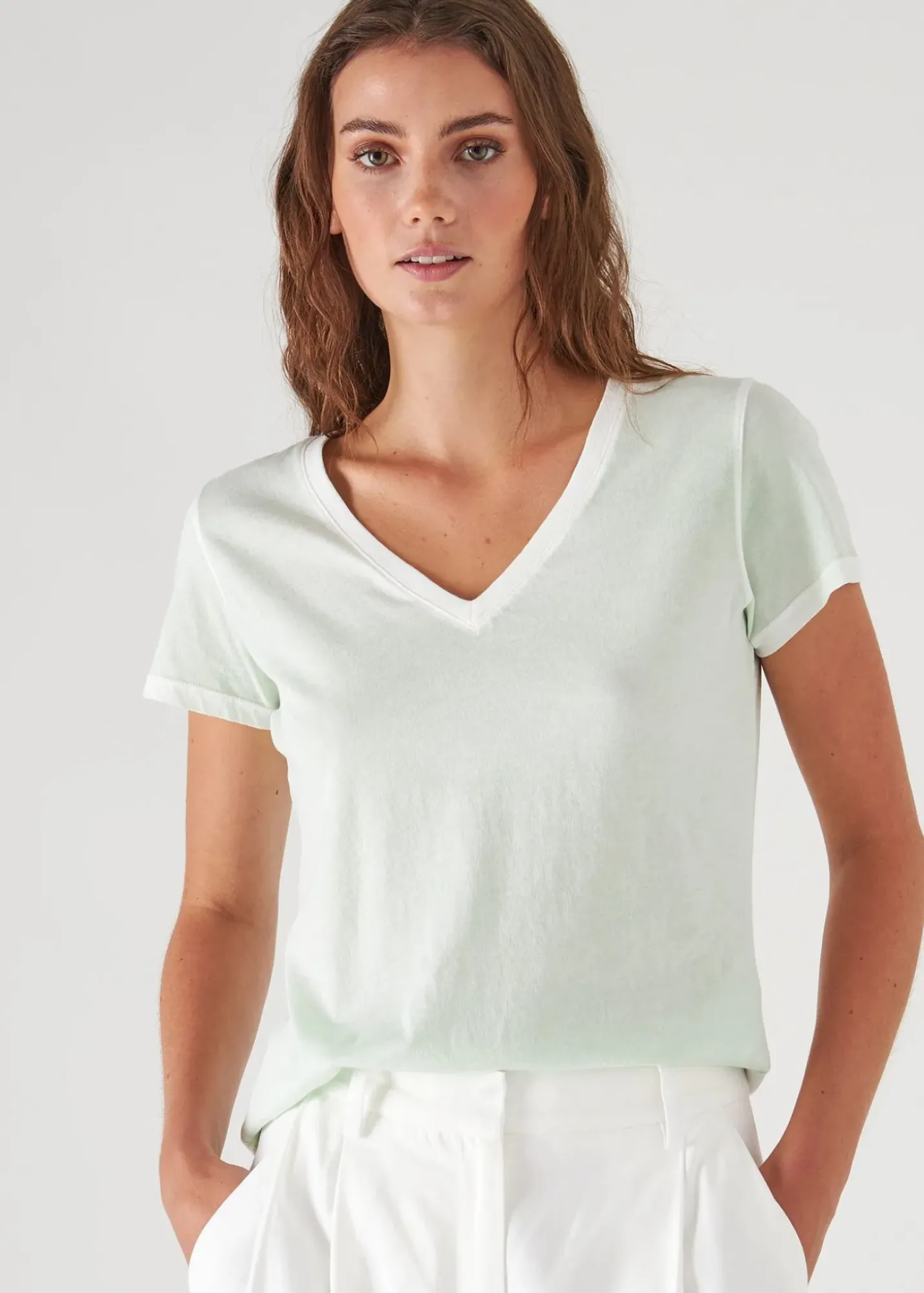 PATRICK ASSARAF Reverse Spray Lightweight Pima Cotton V-Neck T-Shirt|Women T-Shirts