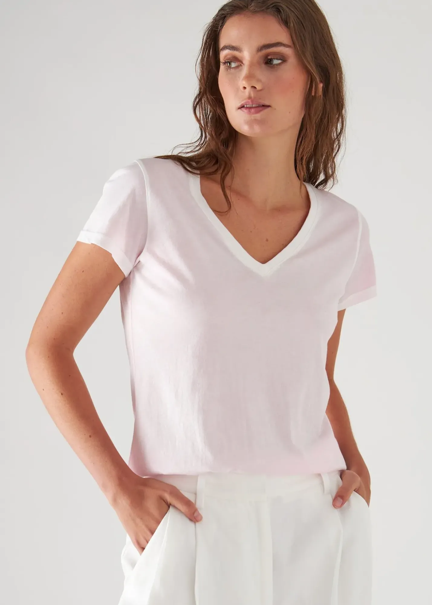PATRICK ASSARAF Reverse Spray Lightweight Pima Cotton V-Neck T-Shirt|Women T-Shirts